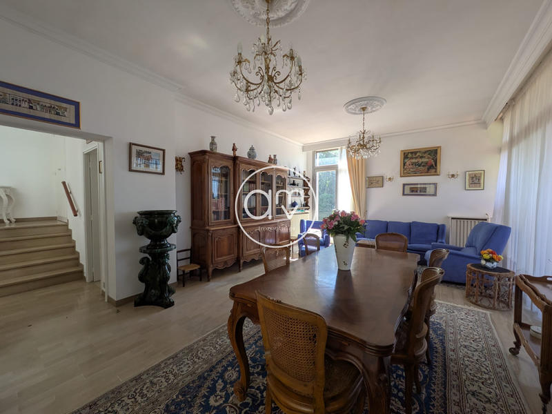 Appartement - 160 m² - 5 pièces