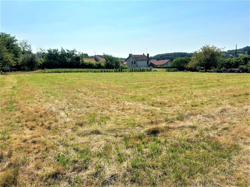 Terrain constructible - 1 750 m²