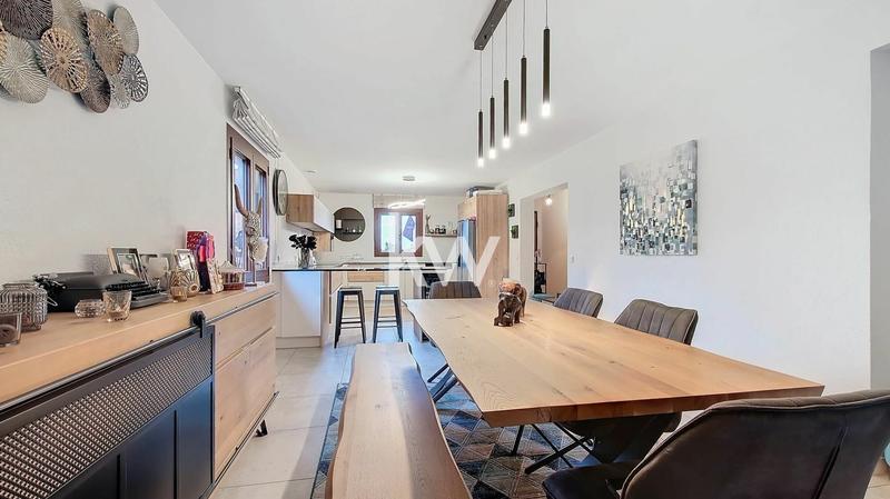 Maison jumelée - 180 m² - 5 pièces