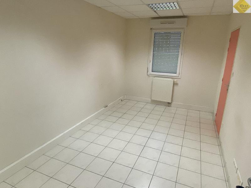 Local d'activités - 1 623 m² - 23 pièces