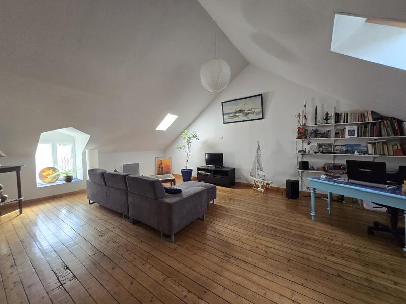 Maison - 166 m² - 8 pièces