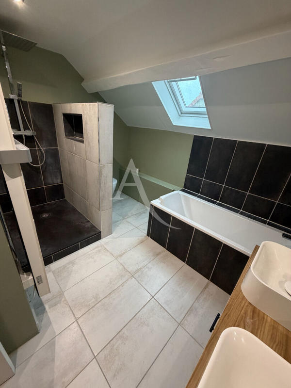 Maison - 136 m² - 5 pièces