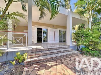 Maison - 245 m² - 8 pièces