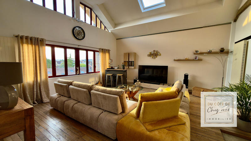 Loft - 208 m² - 6 pièces