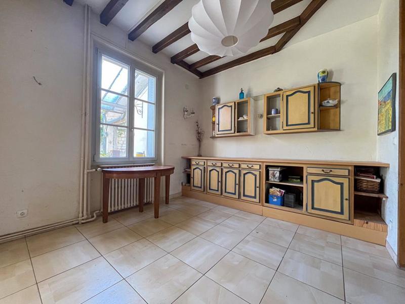Maison - 224 m² - 11 pièces