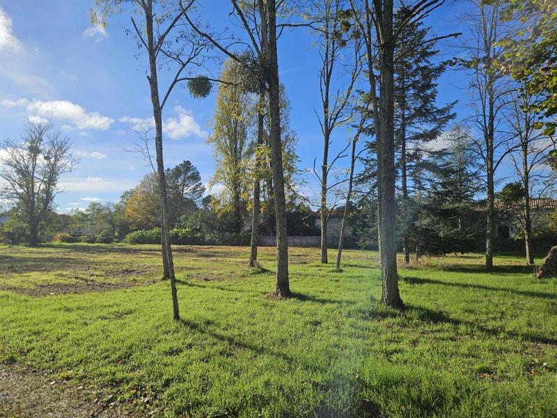 Terrain constructible - 605 m²