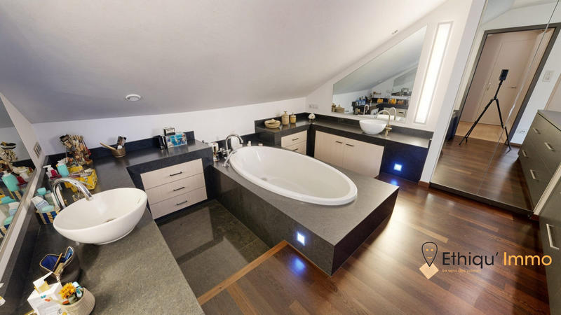 Maison - 171 m² - 5 pièces