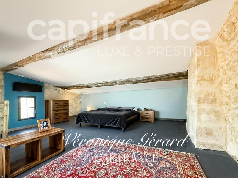 Propriété - 310 m² - 8 pièces