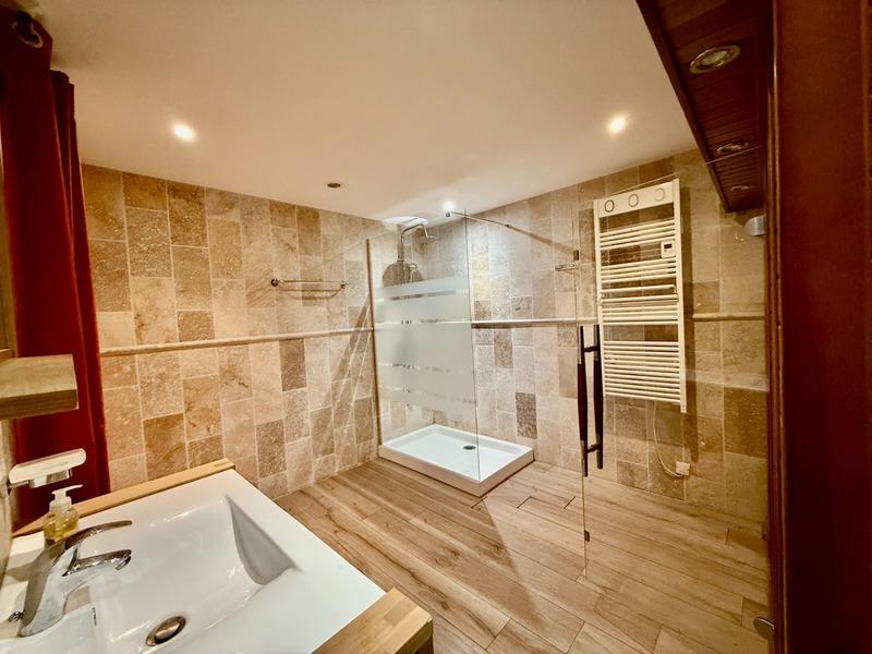 Villa - 200 m² - 5 pièces