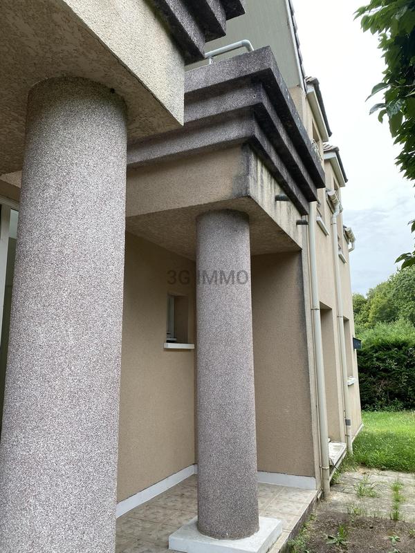 Propriété - 360 m² - 8 pièces