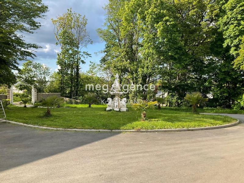 Maison en pierre - 252 m² - 11 pièces