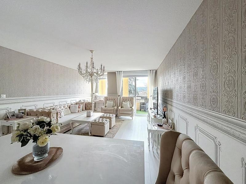 Appartement - 93 m² - 4 pièces