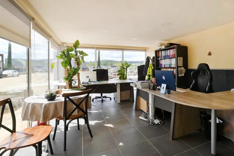 Propriété - 520 m² - 8 pièces