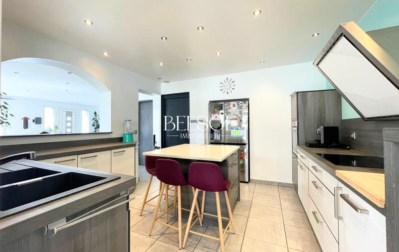 Maison traditionnelle - 155 m² - 5 pièces