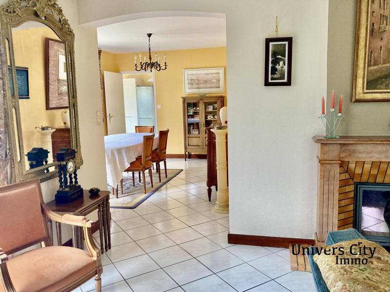 Maison contemporaine - 177 m² - 7 pièces