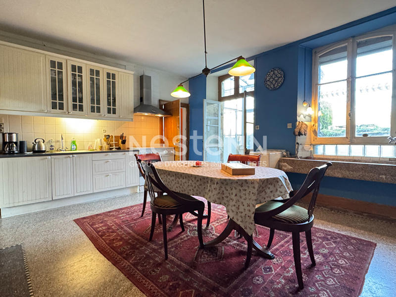 Maison - 259 m² - 10 pièces