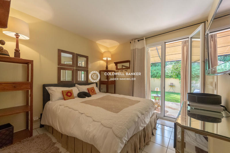 Villa - 250 m² - 6 pièces