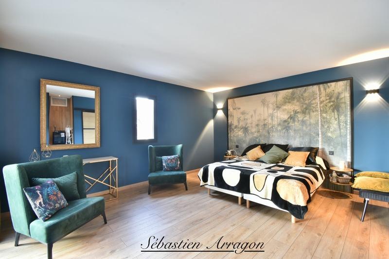 Maison - 212 m² - 6 pièces