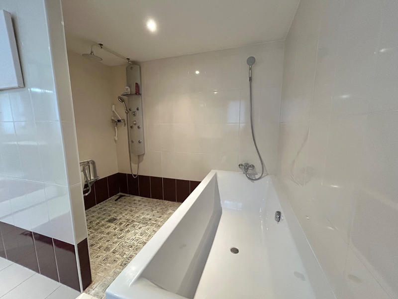 Maison - 315 m² - 6 pièces