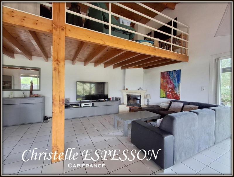 Maison - 180 m² - 7 pièces