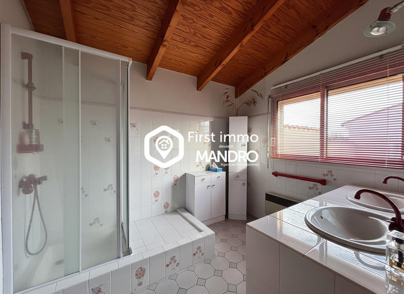 Maison traditionnelle - 160 m² - 6 pièces