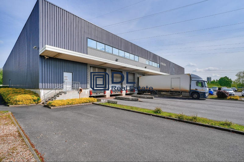 Entrepôt - 3 668 m²