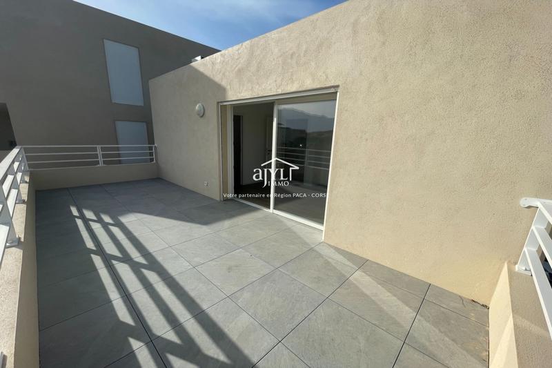 Appartement - 94 m² - 4 pièces