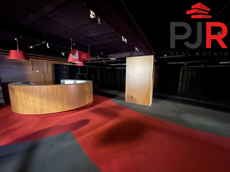 Local commercial - 1 620 m²