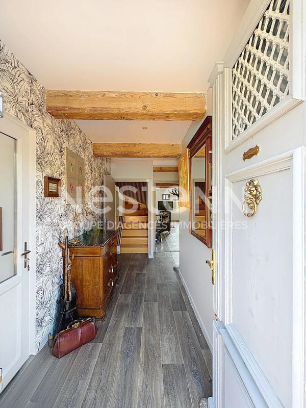 Maison - 185 m² - 9 pièces