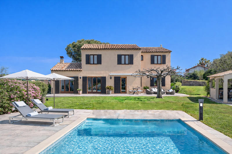 Maison - 181 m² - 8 pièces