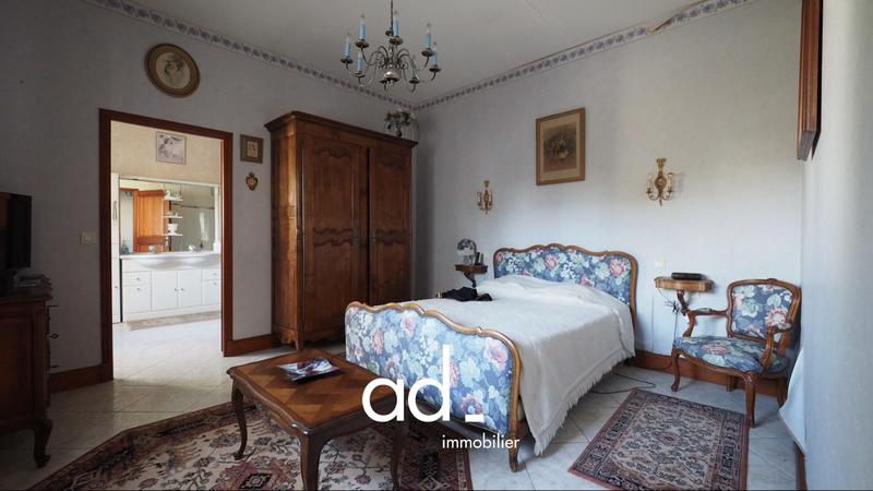 Maison - 210 m² - 5 pièces