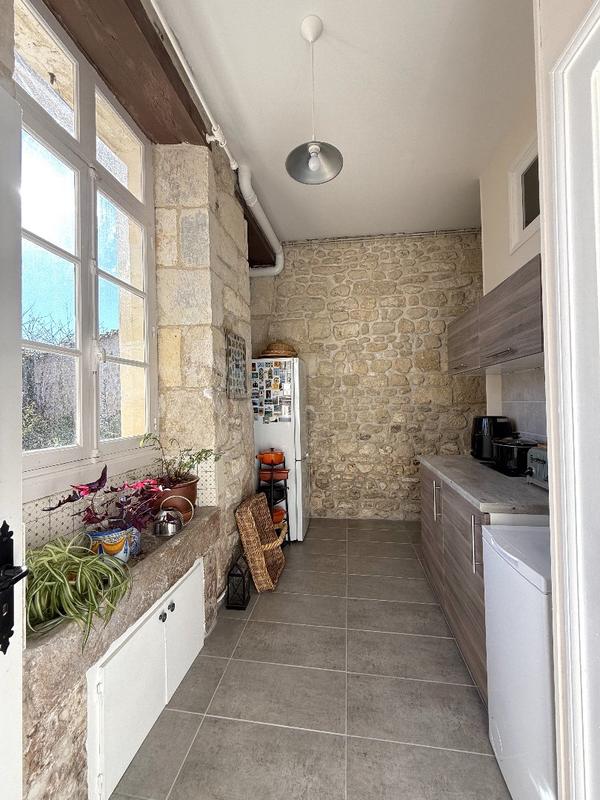 Maison - 238 m² - 7 pièces