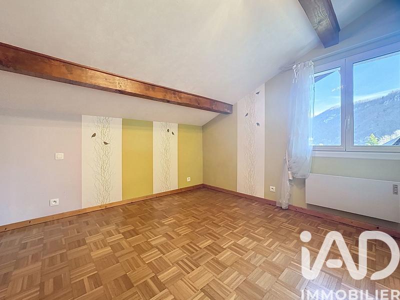 Maison - 210 m² - 10 pièces
