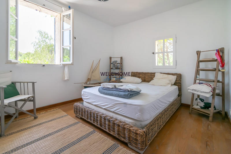 Villa - 234 m² - 8 pièces