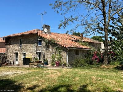 Maison ancienne - 180 m² - 7 pièces