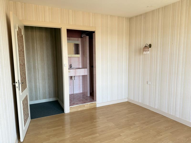 Maison - 184 m² - 9 pièces