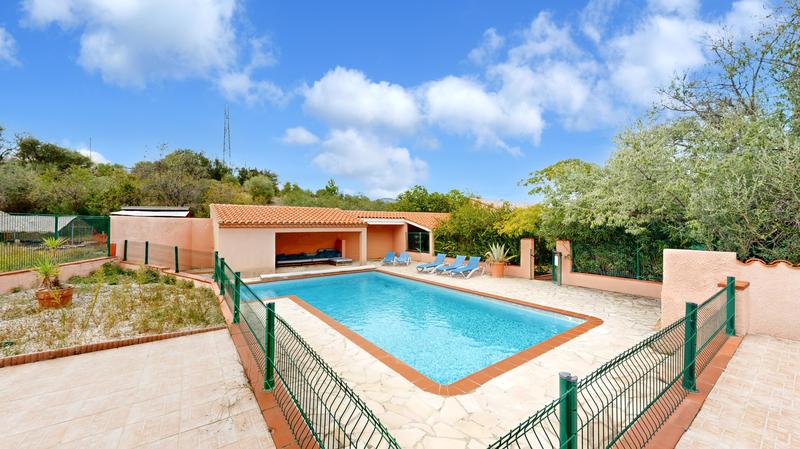 Propriété - 429 m² - 24 pièces