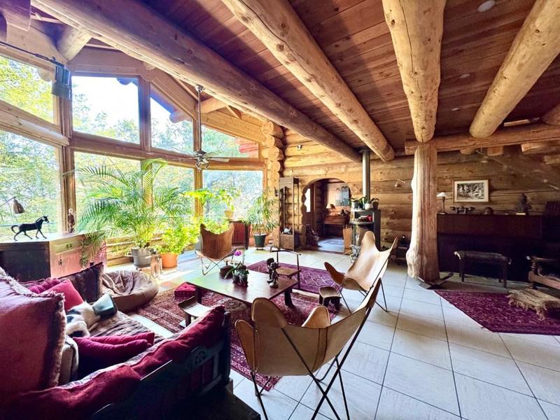 Propriété - 260 m² - 9 pièces