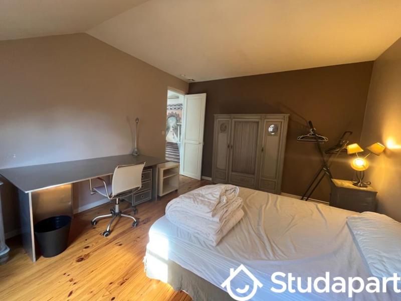 Chambre - 13 m² - 1 pièce