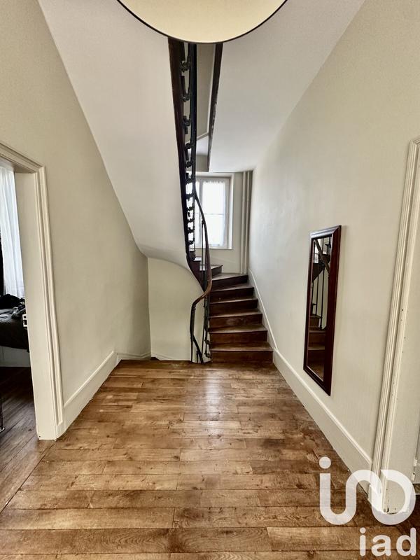 Maison - 327 m² - 12 pièces