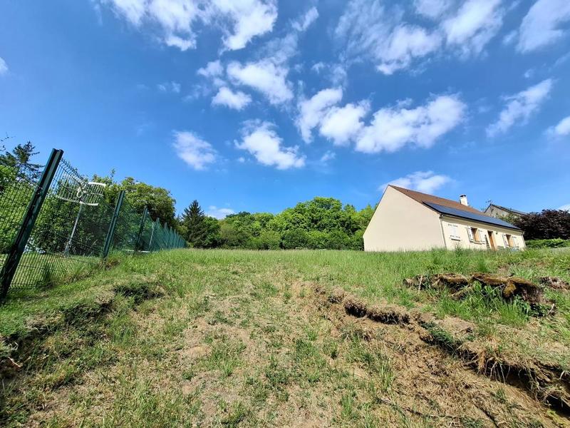 Terrain constructible - 1 423 m²