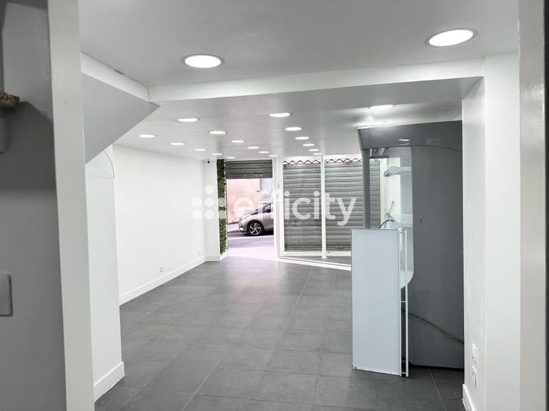 Local d'activité / Entrepôt - 50 m² - 2 pièces