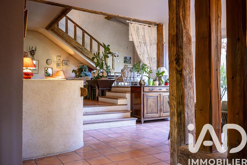 Maison - 217 m² - 7 pièces