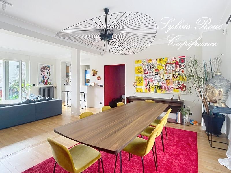 Maison - 430 m² - 12 pièces