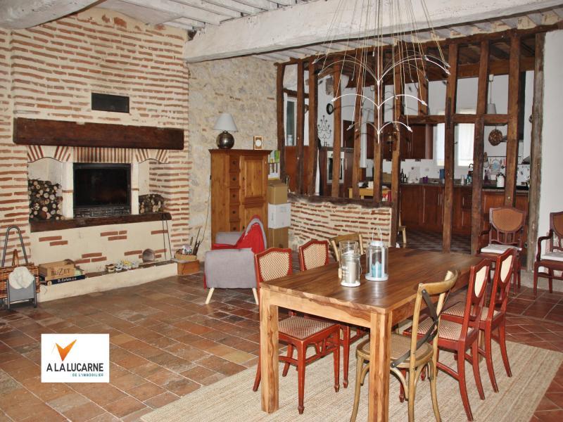 Maison - 255 m² - 9 pièces