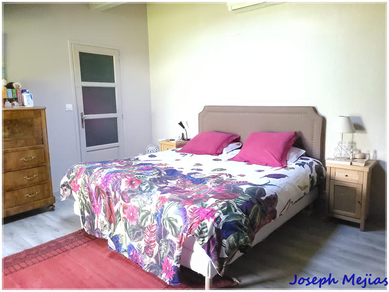 Propriété - 240 m² - 9 pièces