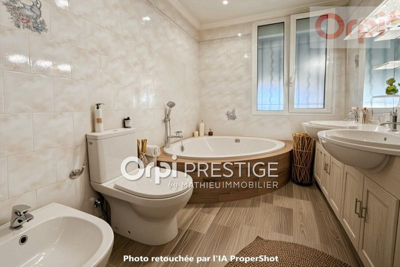 Maison - 140 m² - 5 pièces