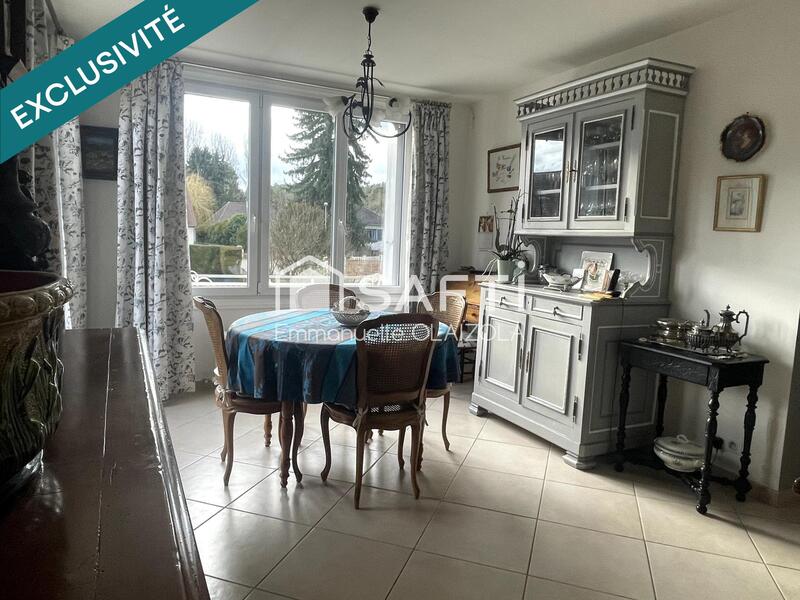 Maison - 245 m² - 10 pièces