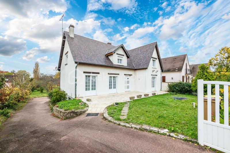 Maison - 175 m² - 8 pièces