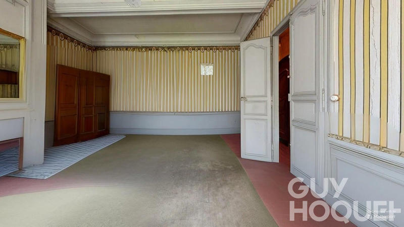 Maison - 400 m² - 10 pièces